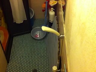 Saori Sugimoto salainen kuvamateriaalia kylpyhuoneessa hänen kotinsa