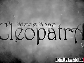 Stevie Shae érzéki teljesítmény a Kleopátra videó
