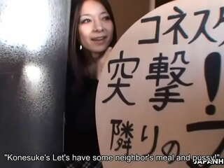 ဂျပန်မိန်းကလေးသည်အိမ်လုပ်ဗီဒီယိုတွင်သုတ်ရည်ဖြင့်ဖုံးအုပ်ထားသည်