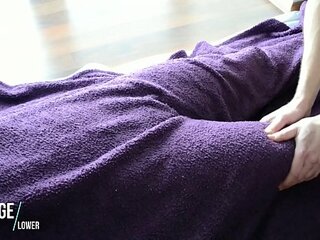 Amador bebê recebe sensual Peludo cobertor Massagem às casa