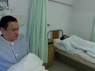 Un ami coréen découvre une fille (2017) en qualité HD 720p
