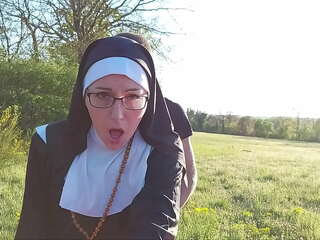 Amateur nun enjoys hardsex and creampie before church